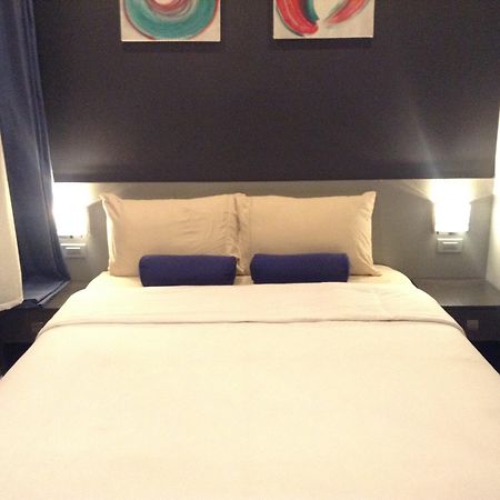 Li Nakpil Hotel Манила Екстериор снимка