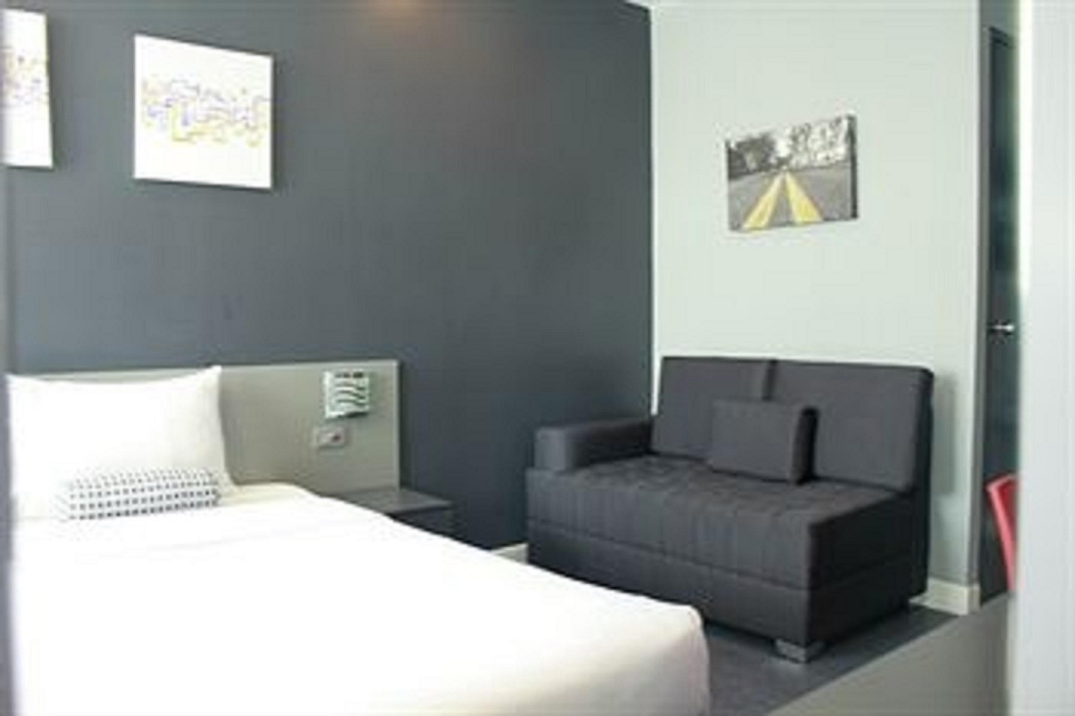 Li Nakpil Hotel Манила Екстериор снимка