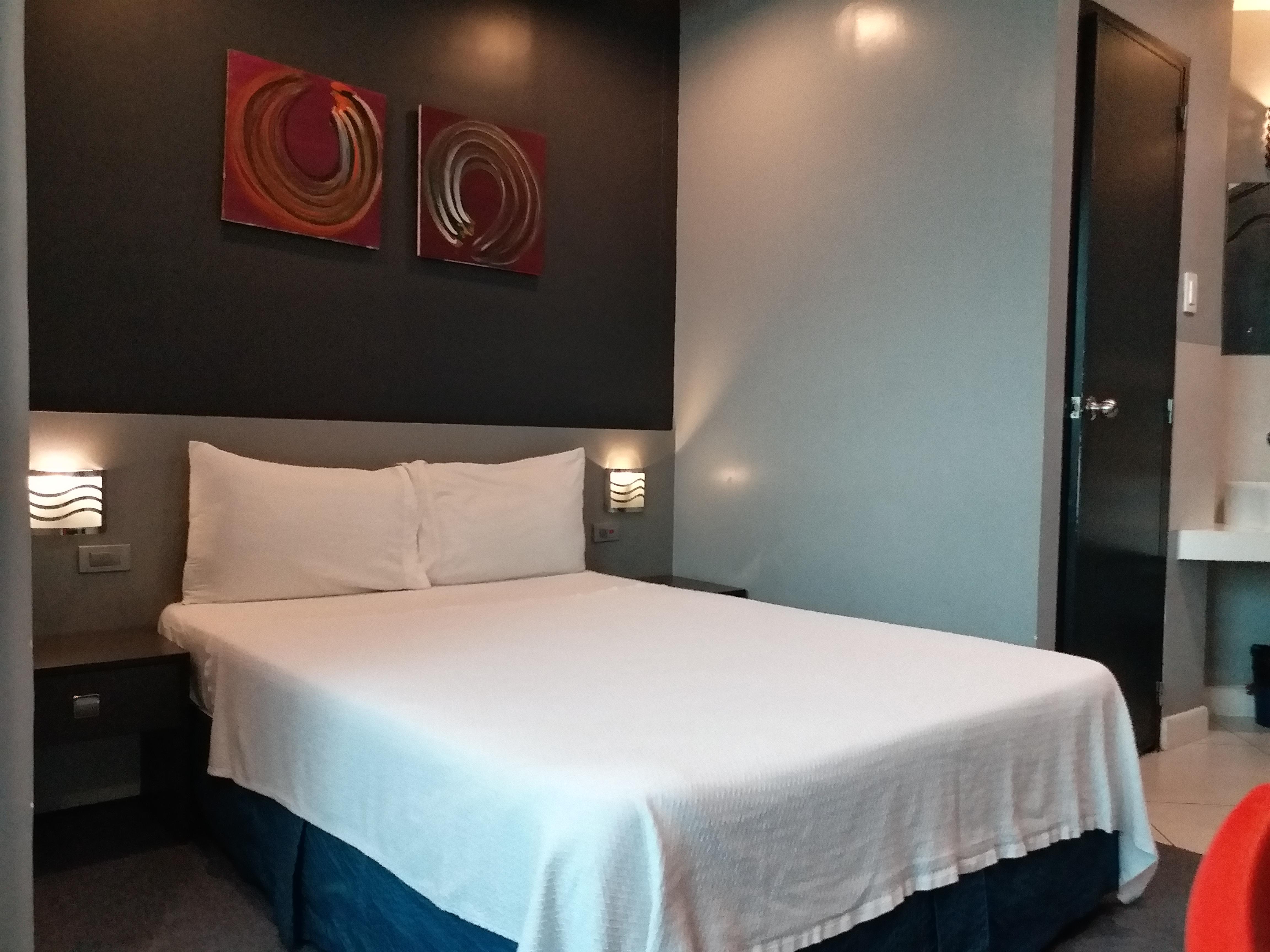Li Nakpil Hotel Манила Екстериор снимка