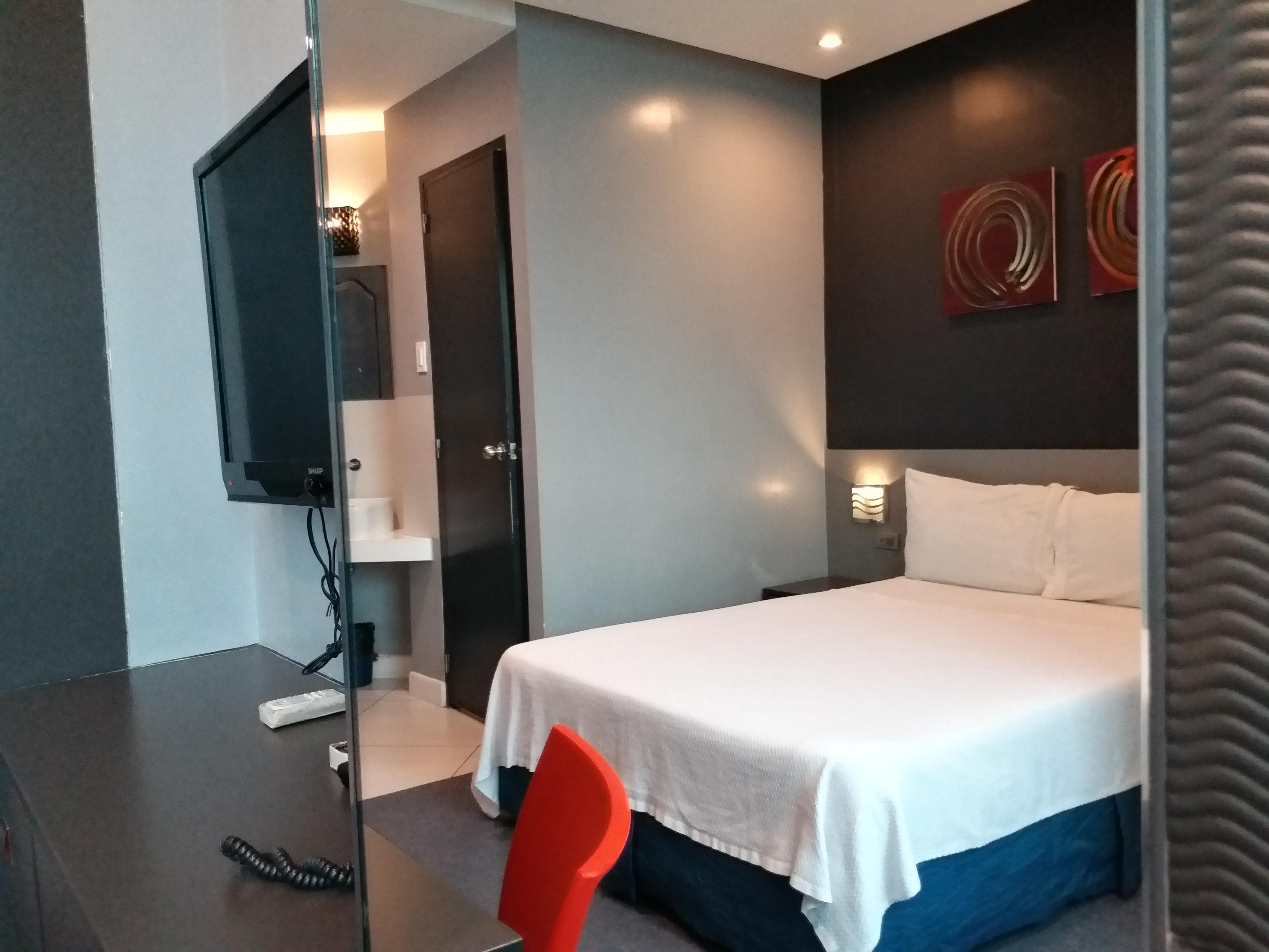 Li Nakpil Hotel Манила Екстериор снимка
