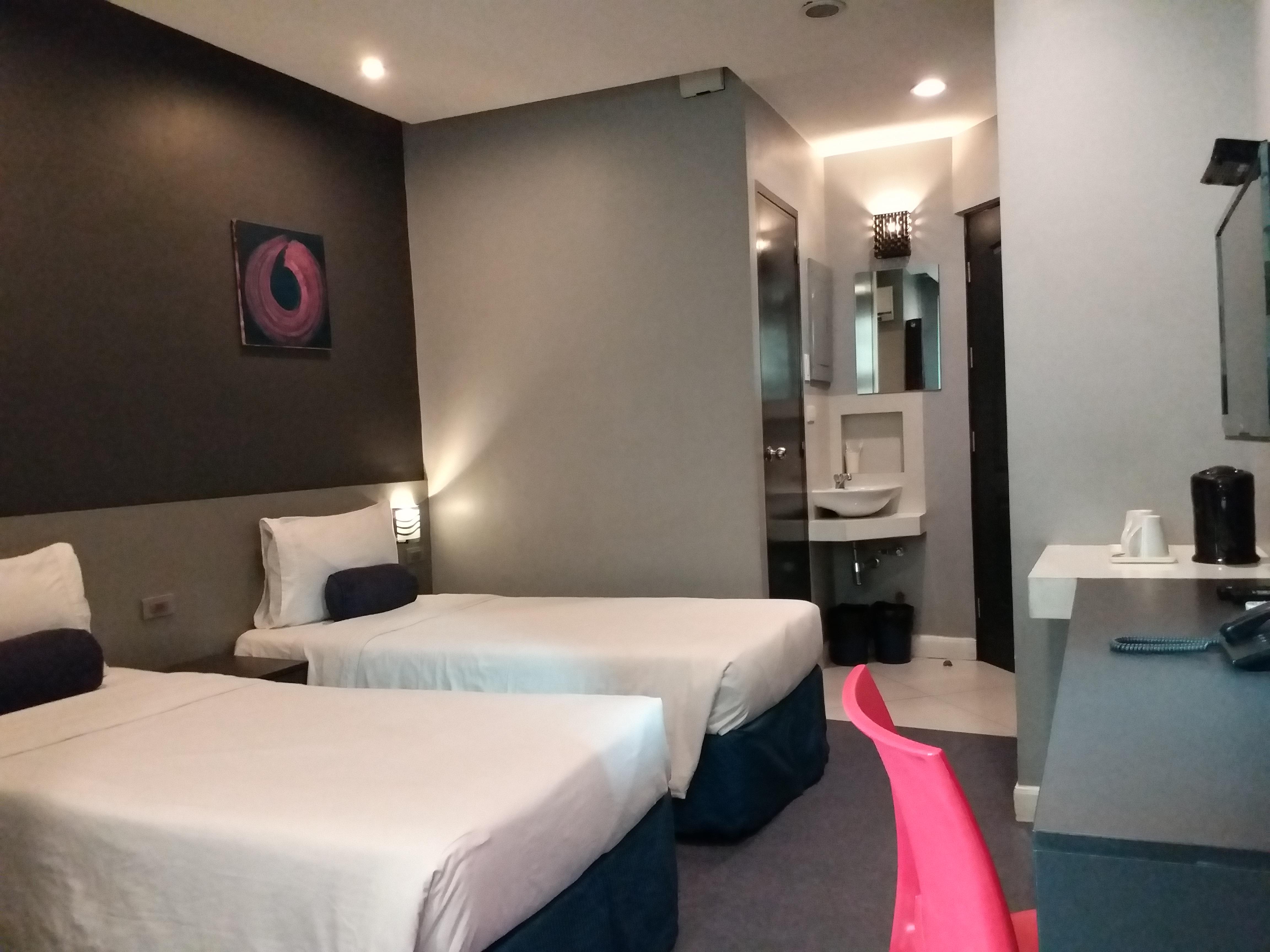 Li Nakpil Hotel Манила Екстериор снимка