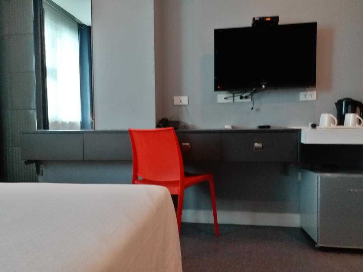 Li Nakpil Hotel Манила Екстериор снимка
