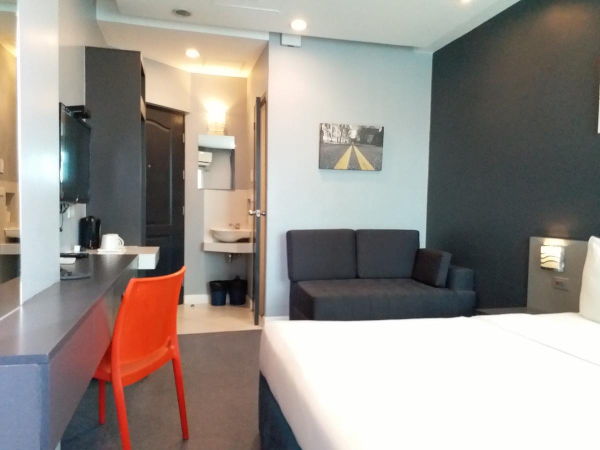 Li Nakpil Hotel Манила Екстериор снимка